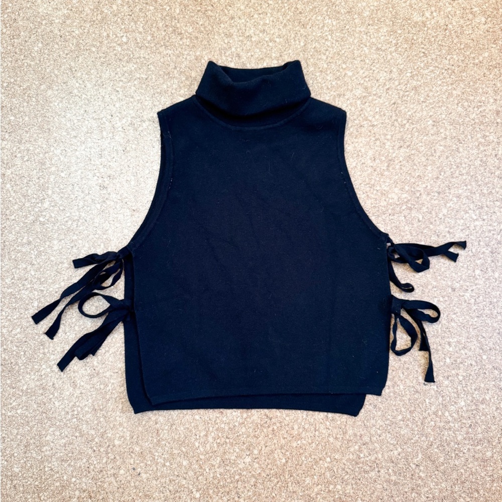 Forever 21 Black Sleeveless Turtleneck Top